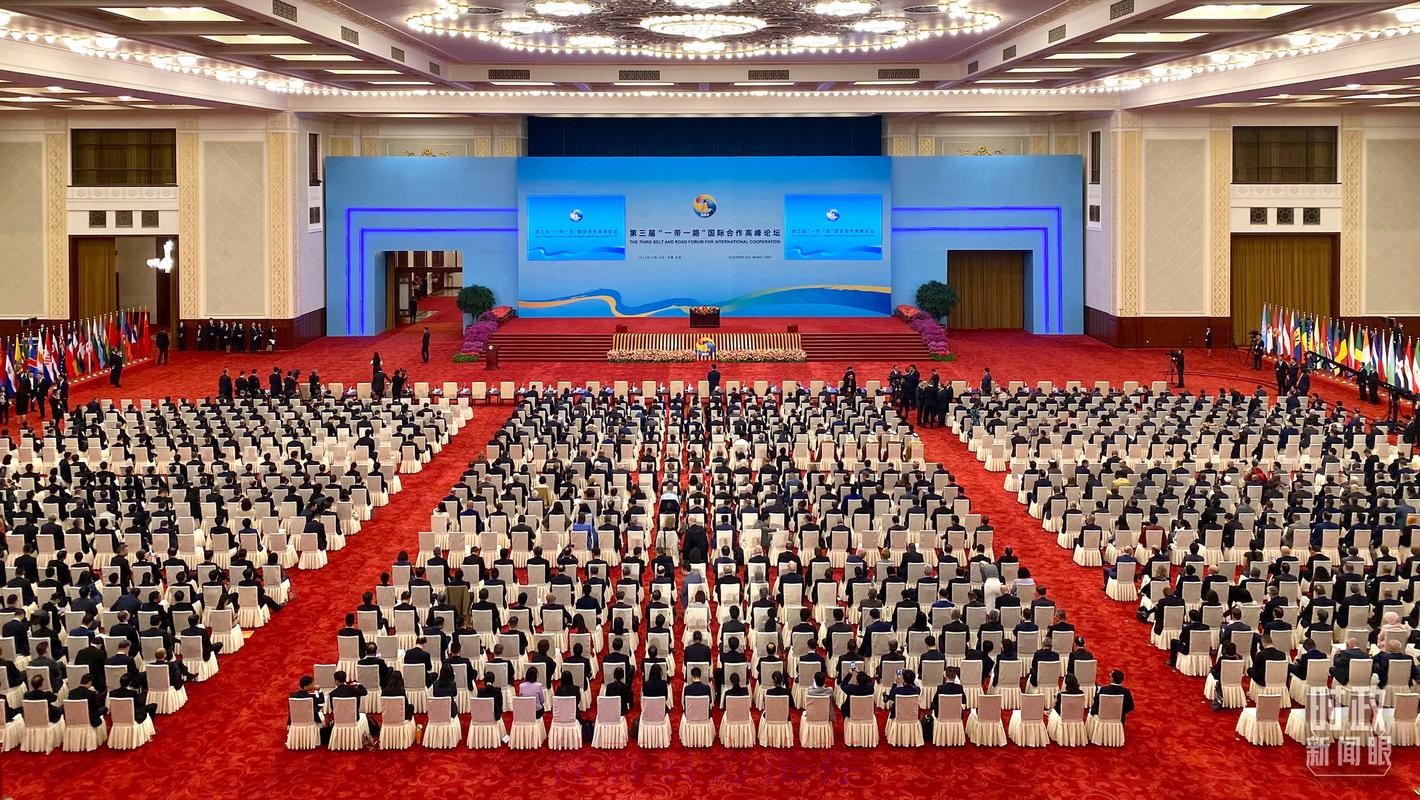 “一带一路”国际合作高峰论坛隆重召开，“一带一路杯”海口国际沙滩足球邀请赛今日开赛！